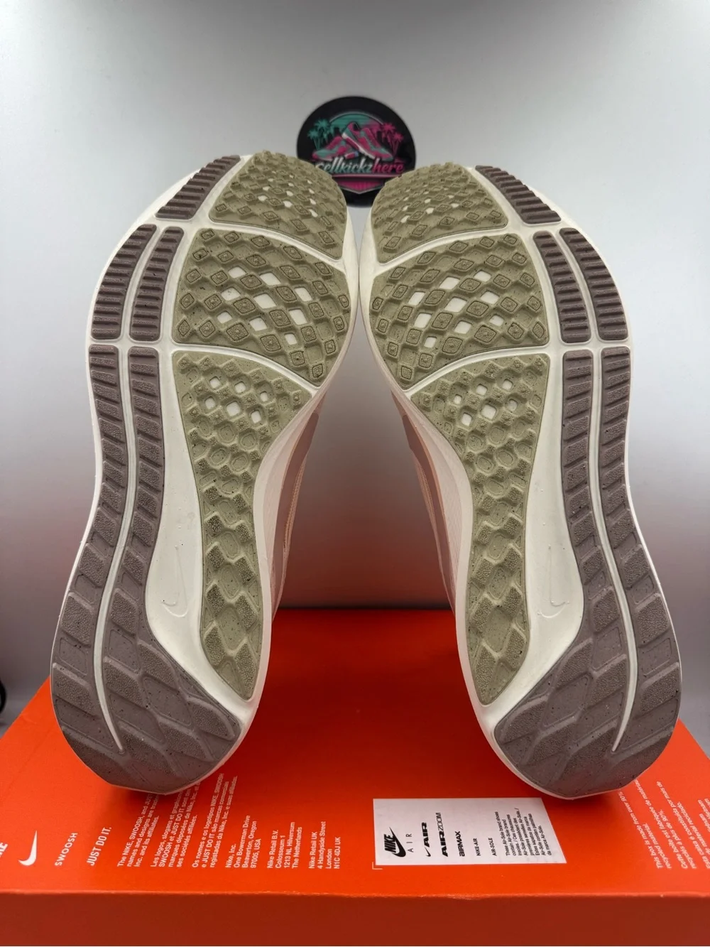 Nike Air Zoom Pegasus 40 Pale Ivory Pink Oxford BRAND NEW Size 10 Women
